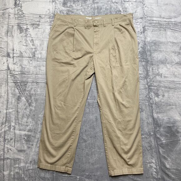 Wrangler Pleated Chino Pants Men's Size 44x32 Brown - Picture 1 of 11
